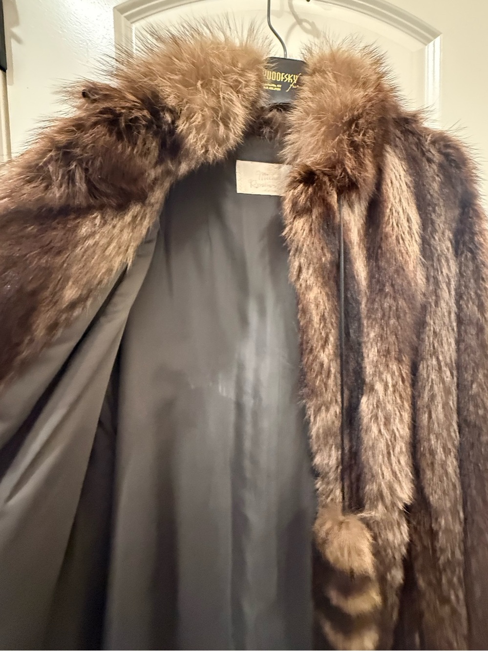 Vintage Genuine Raccoon Fur Full Length Coat Yudofsky Fur & Leather - Picture 5 of 16